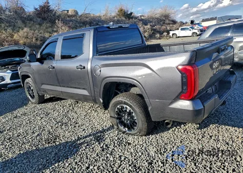 2025 Toyota Tundra Crewmax Sr z USA, uszkodzony, nr VIN 5TFKB5DB6SX297846